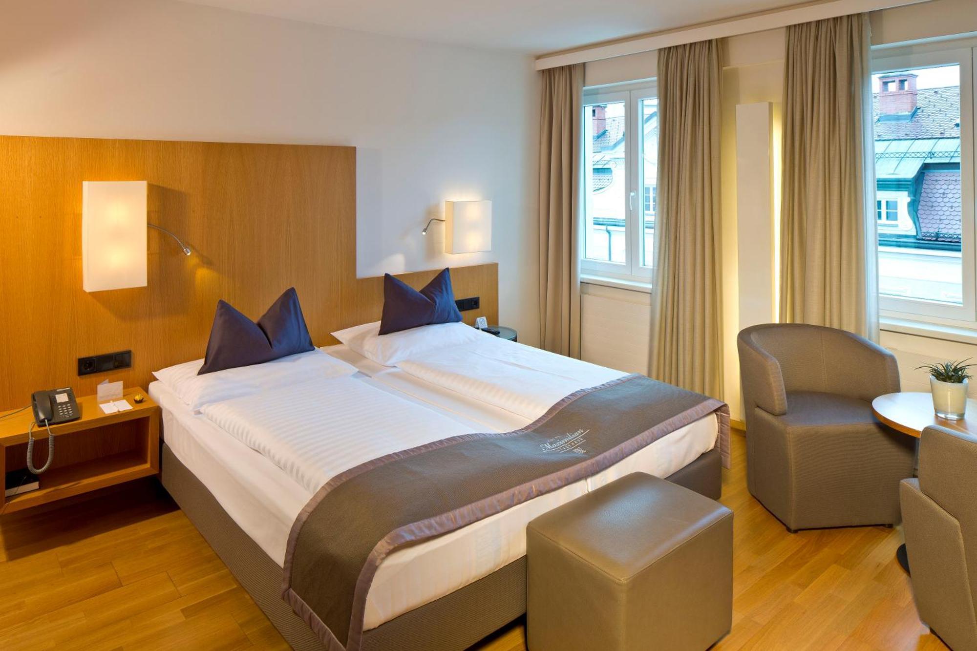 Double or Twin Room with Air Conditioning,1216875511:JPEG